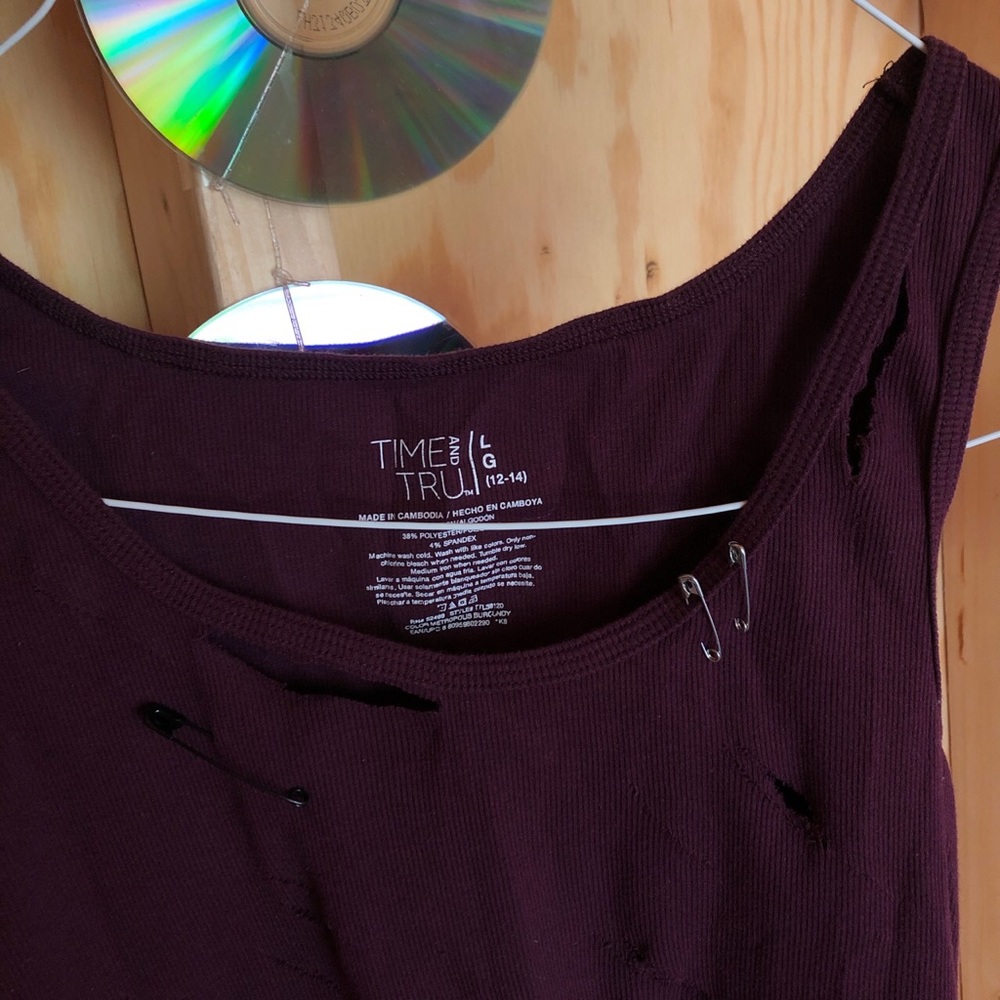 Distressed Crop Tank - Picture 3 of 5